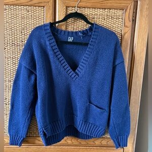 Cute GAP navy blue sweater